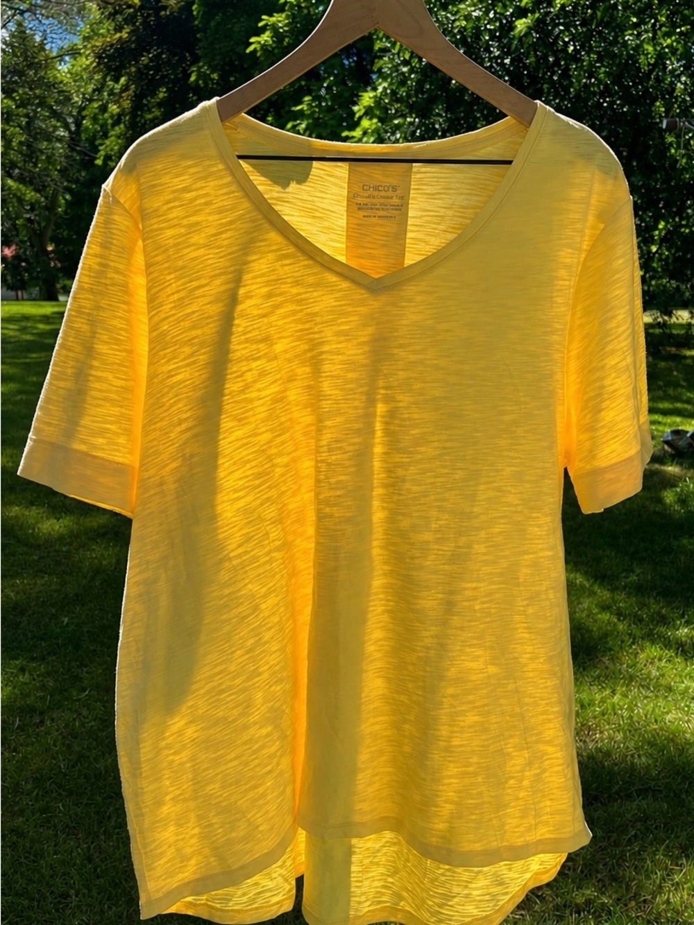 Chico’s Tee V-neck coastal grandmother resort wear summer Minimalist casual NWT - Picture 2 of 5